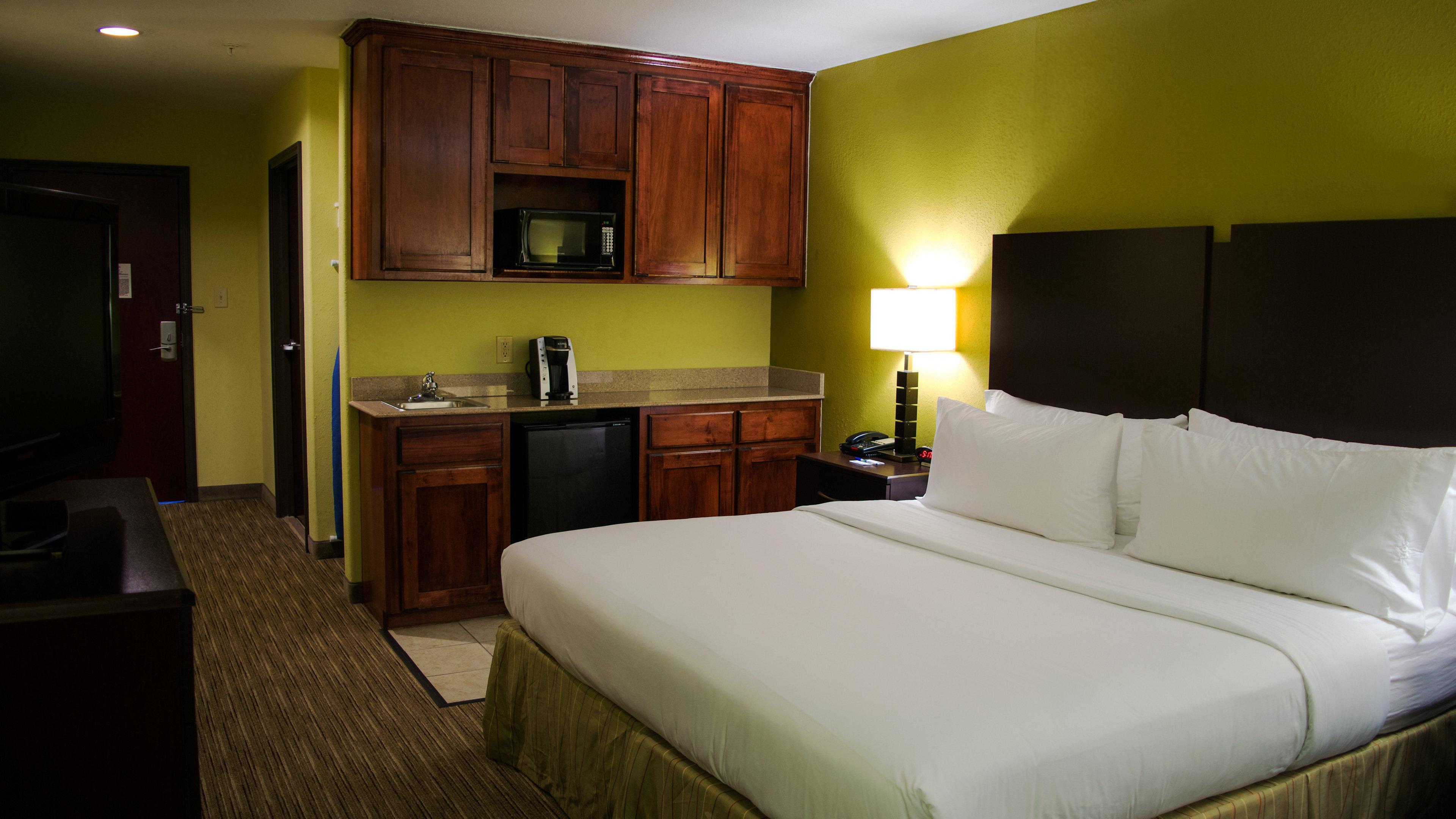 Holiday Inn Express Hotel & Suites Waller By Ihg Exterior photo