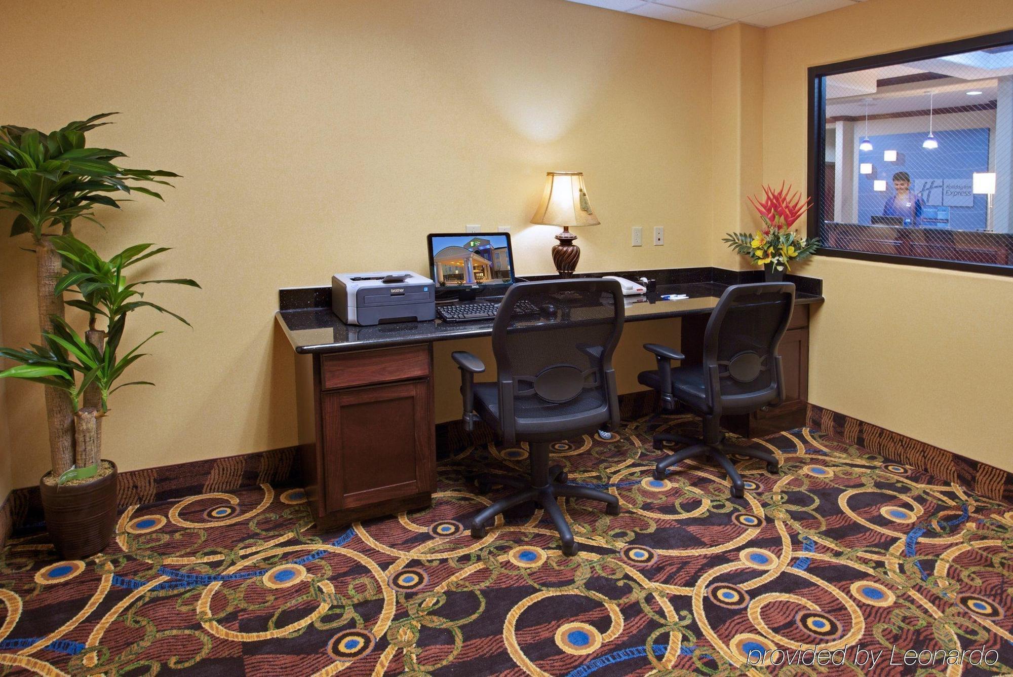 Holiday Inn Express Hotel & Suites Waller By Ihg Exterior photo