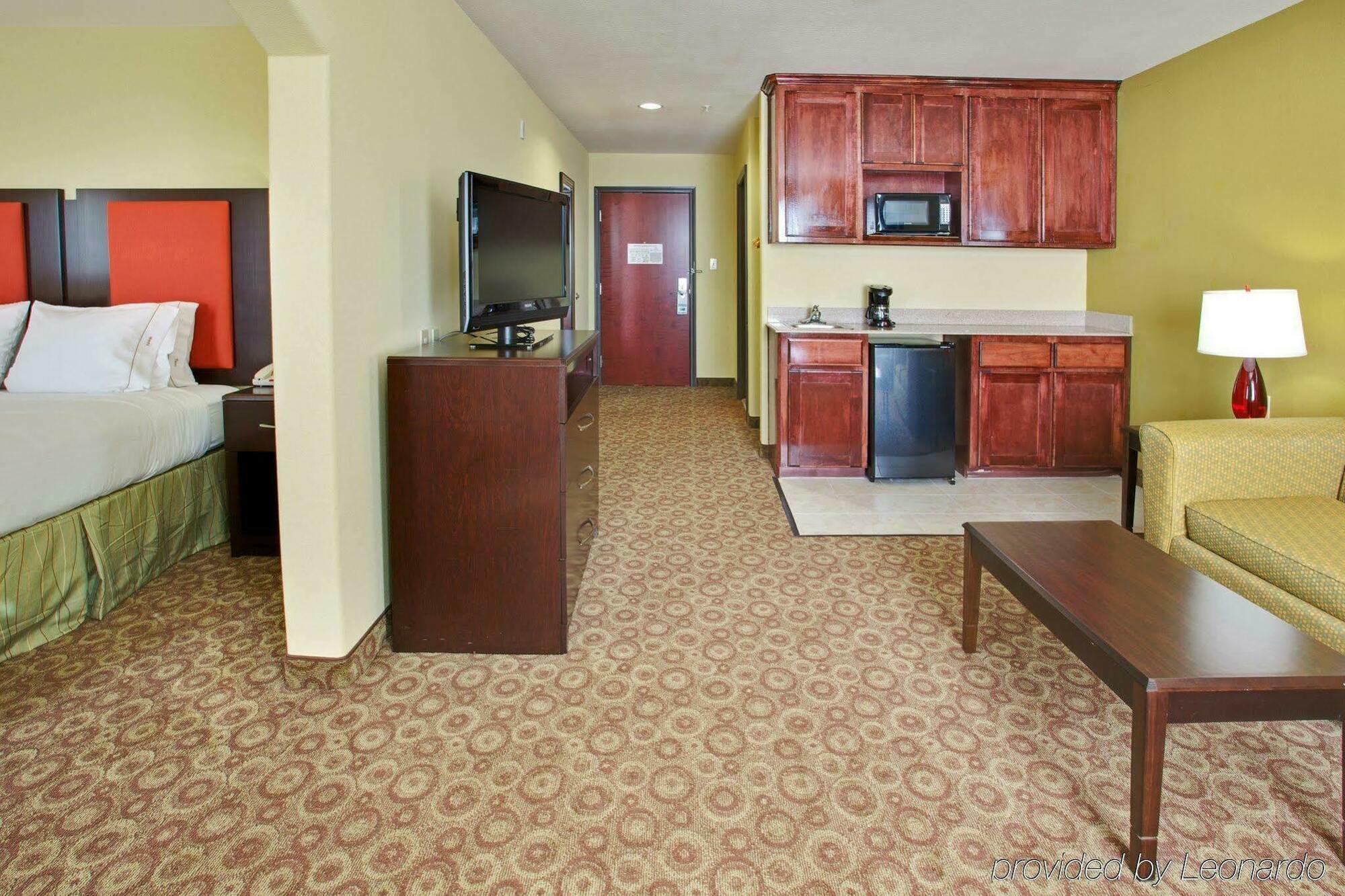 Holiday Inn Express Hotel & Suites Waller By Ihg Exterior photo